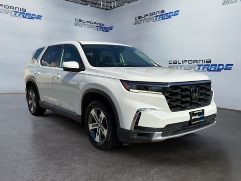 Used 2023 Honda Pilot EX-L image 3