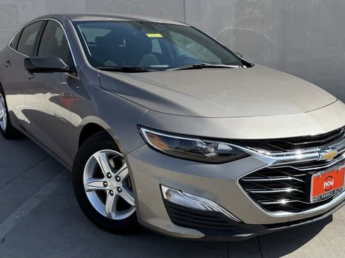 Used 2024 Chevrolet Malibu LS image 1