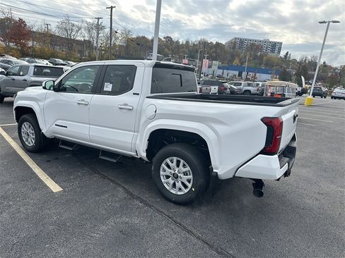New 2025 Toyota Tacoma SR5 image 3