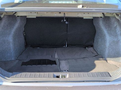 Used 2023 Nissan Versa SV image 17