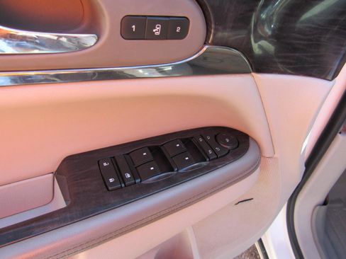 Used 2015 Buick Enclave Premium w/ Trailering Package AWD/4WD image 16