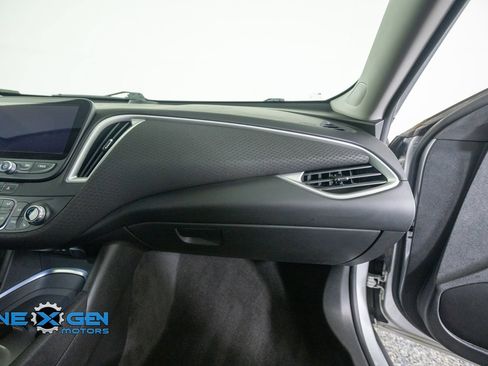 Used 2022 Chevrolet Malibu LT FWD image 41