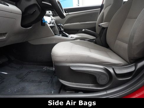 Used 2020 Hyundai Elantra SEL image 12