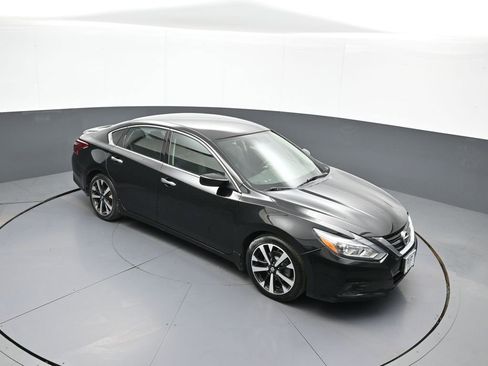 Used 2018 Nissan Altima 2.5 SR FWD image 34