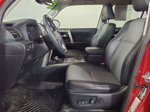 Used 2022 Toyota 4Runner SR5 Premium AWD/4WD image 19