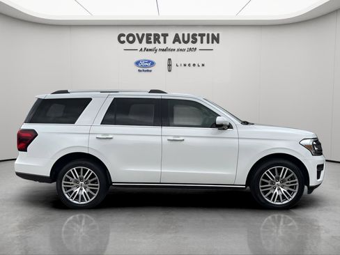 Certified 2022 Ford Expedition Limited image 6