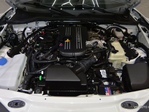 Used 2018 FIAT 124 Spider Abarth w/ Convenience Group image 32