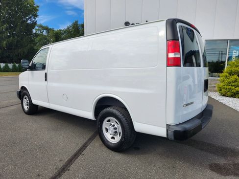 Used 2016 Chevrolet Express 2500 RWD image 11
