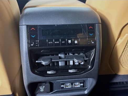 Used 2025 Jeep Grand Cherokee L Summit AWD/4WD image 31