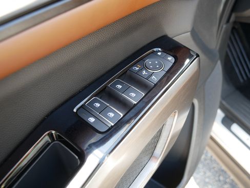Certified 2025 Nissan Pathfinder Platinum AWD/4WD image 19