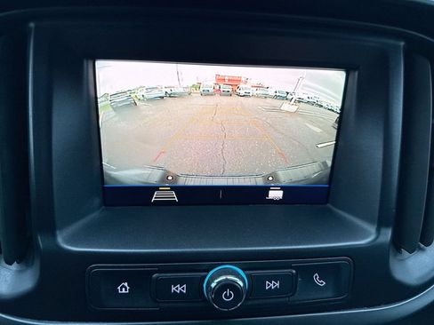 Used 2022 Chevrolet Colorado W/T AWD/4WD image 17