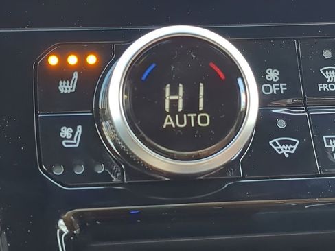 New 2026 Toyota Highlander Platinum image 23