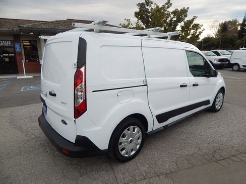 Used 2023 Ford Transit Connect XLT image 8