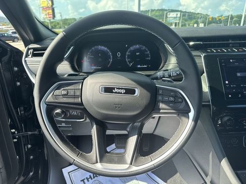 New 2025 Jeep Grand Cherokee L Laredo image 20