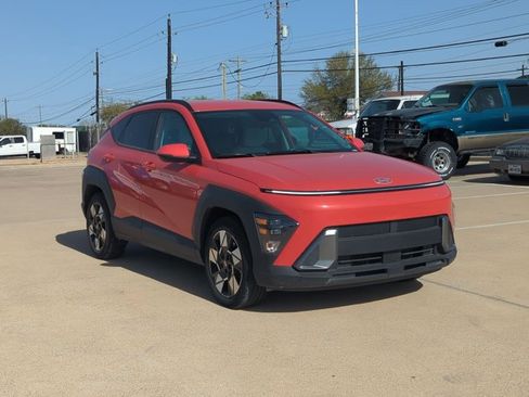 Used 2025 Hyundai Kona SEL image 3