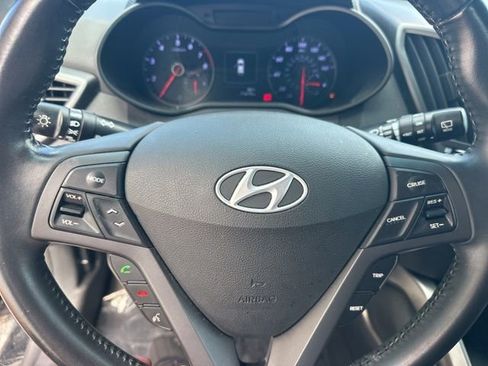 Used 2017 Hyundai Veloster Turbo R-Spec image 15