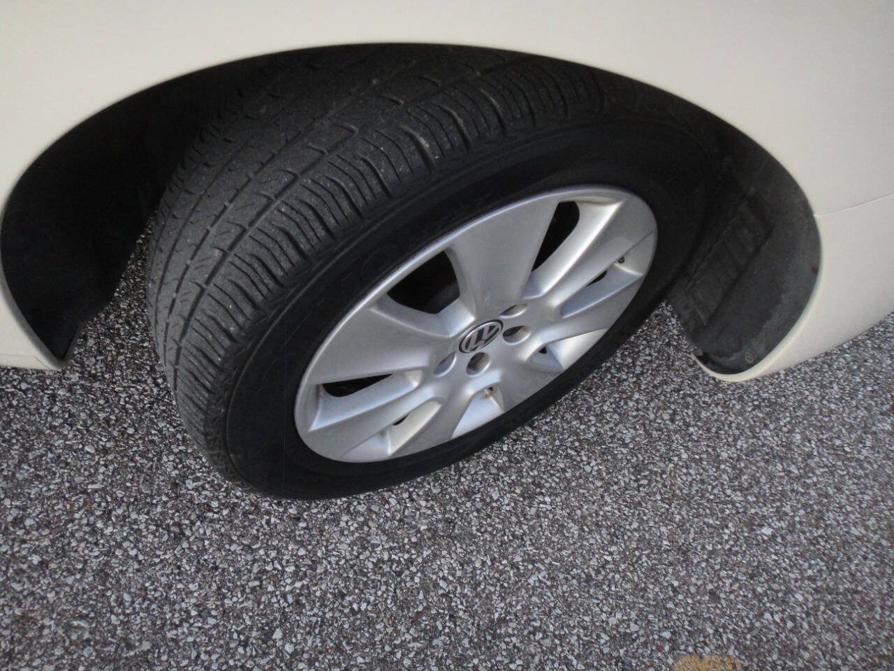 Used 2010 Volkswagen Beetle Coupe FWD image 20