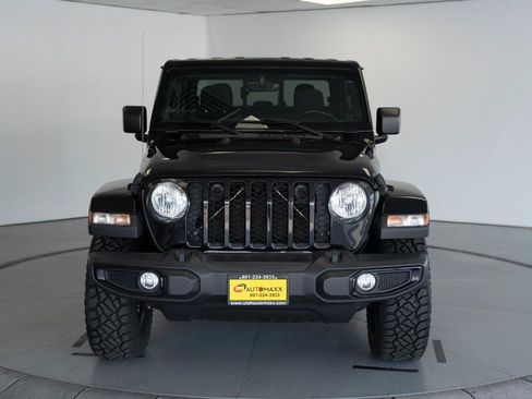 Used 2021 Jeep Gladiator Sport AWD/4WD image 2