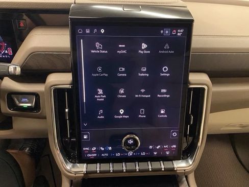 Used 2026 GMC Yukon Denali AWD/4WD image 35