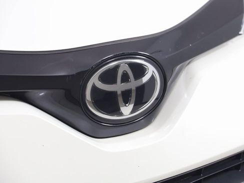 Used 2021 Toyota C-HR LE image 13