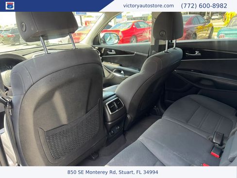 Used 2019 Kia Sorento FWD image 14