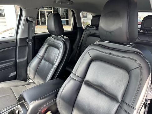 Used 2021 Lincoln Corsair FWD w/ Equipment Group 101A image 12