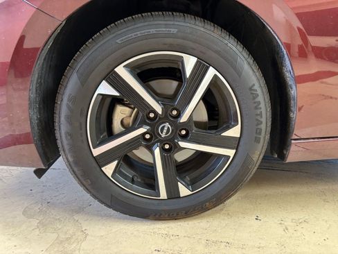 Used 2025 Nissan Sentra SV FWD image 28