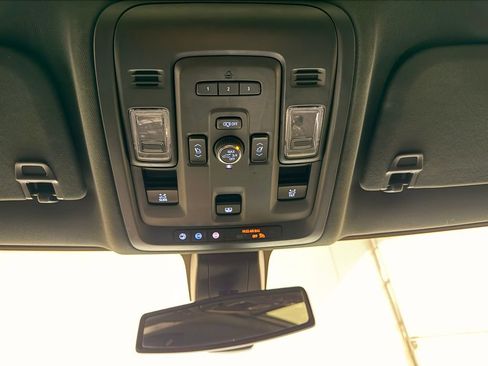 Used 2021 Chevrolet Tahoe Z71 w/ Z71 Signature Package image 21