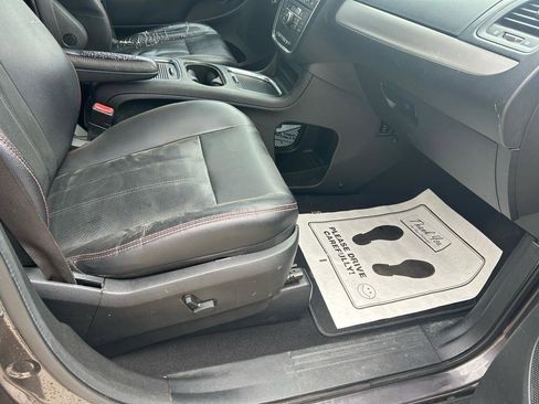 Used 2017 Dodge Grand Caravan GT image 12