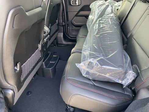 New 2026 Jeep Wrangler Unlimited Rubicon image 39