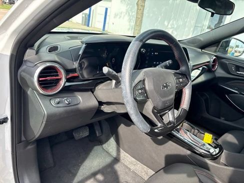 Used 2024 Chevrolet Trax RS w/ Driver Confidence Package FWD image 11