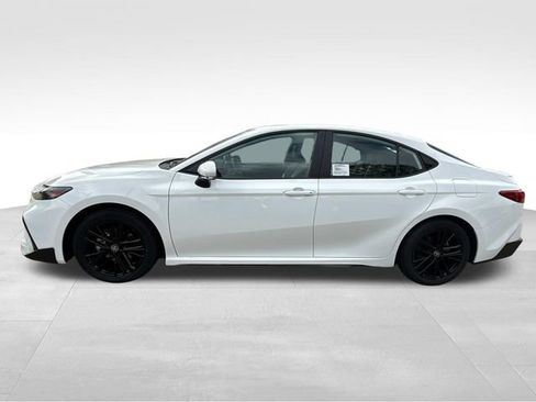 New 2026 Toyota Camry SE image 5