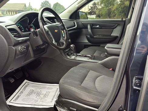 Used 2016 Chevrolet Traverse LT w/ Style and Technology Package FWD image 10