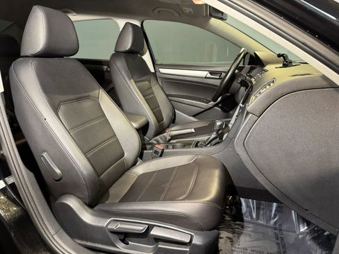 Used 2015 Volkswagen Passat 1.8T Limited Edition image 21