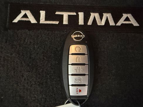 Used 2023 Nissan Altima 2.5 SV FWD image 28