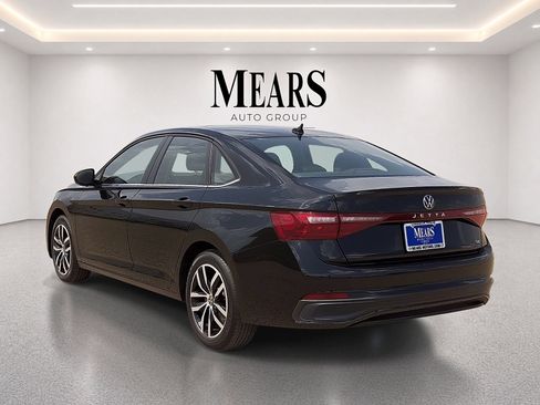 Used 2025 Volkswagen Jetta SE FWD image 3