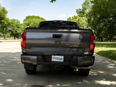 Used 2018 Toyota Tundra Limited w/ Limited Premium Package RWD image 8