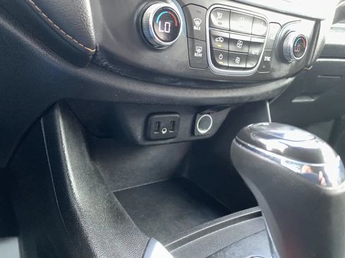 Used 2020 Chevrolet Traverse LS FWD image 17
