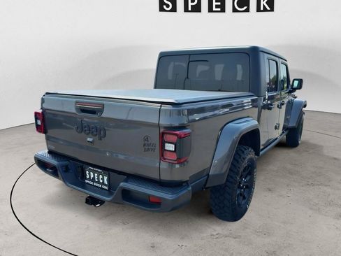 Used 2025 Jeep Gladiator Sport AWD/4WD image 5
