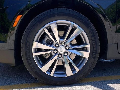 Certified 2025 Cadillac XT5 Premium Luxury w/ Technology Package AWD/4WD image 9
