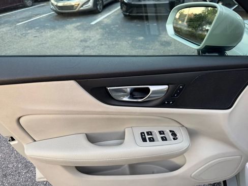 Used 2021 Volvo S60 T5 Momentum image 20