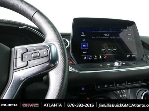 Used 2025 Chevrolet Blazer LT FWD image 12