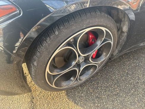 Used 2023 Alfa Romeo Giulia Veloce image 6