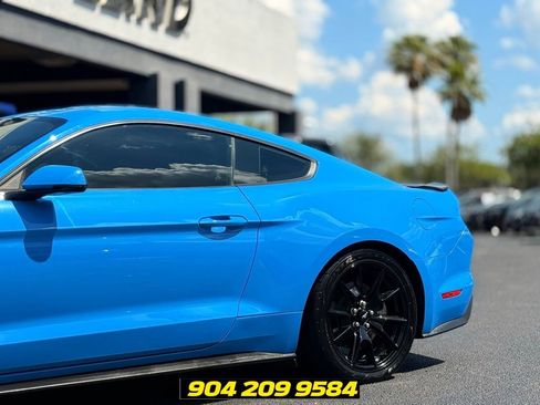 Used 2017 Ford Mustang GT Premium w/ Black Accent Package RWD image 5