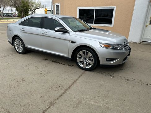Used 2011 Ford Taurus Limited w/ 301A Rapid Spec Order Code FWD image 5