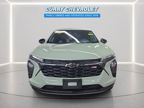 Used 2024 Chevrolet Trax RS image 3