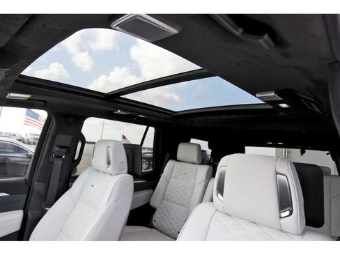 New 2025 Cadillac Escalade Sport Platinum w/ LPO, ONYX Package image 23