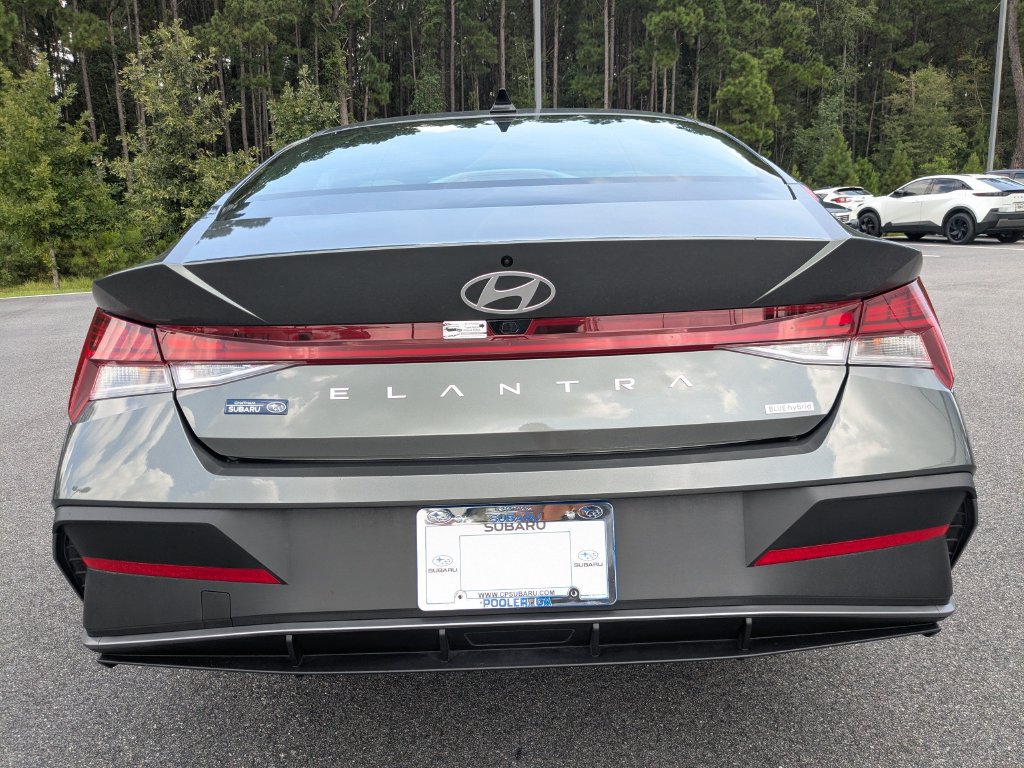 Used 2026 Hyundai Elantra Hybrid FWD image 5