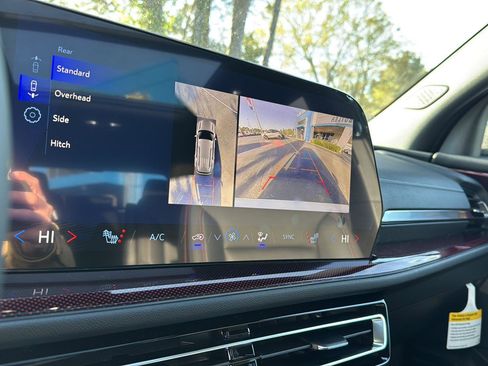New 2026 Chevrolet Traverse Z71 w/ Enhanced Driving Package AWD/4WD image 21