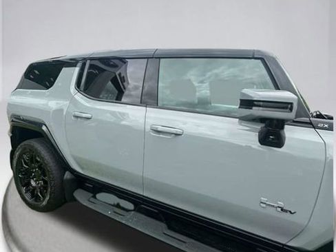 Used 2024 GMC Hummer EV 2X w/ LPO, Illumination Package AWD/4WD image 11